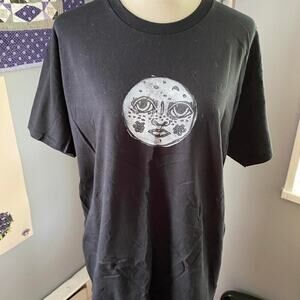 Full moon tee